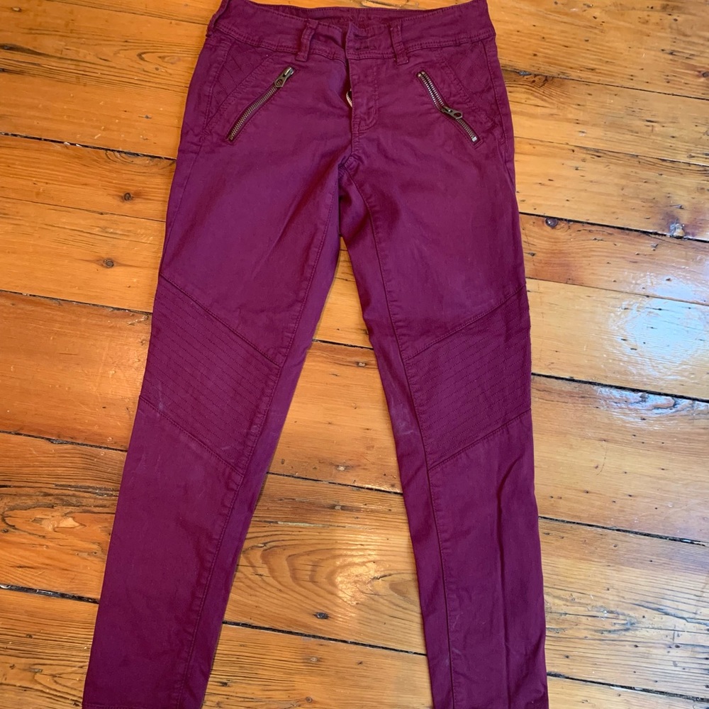 maroon american eagle moto pants with detail!!